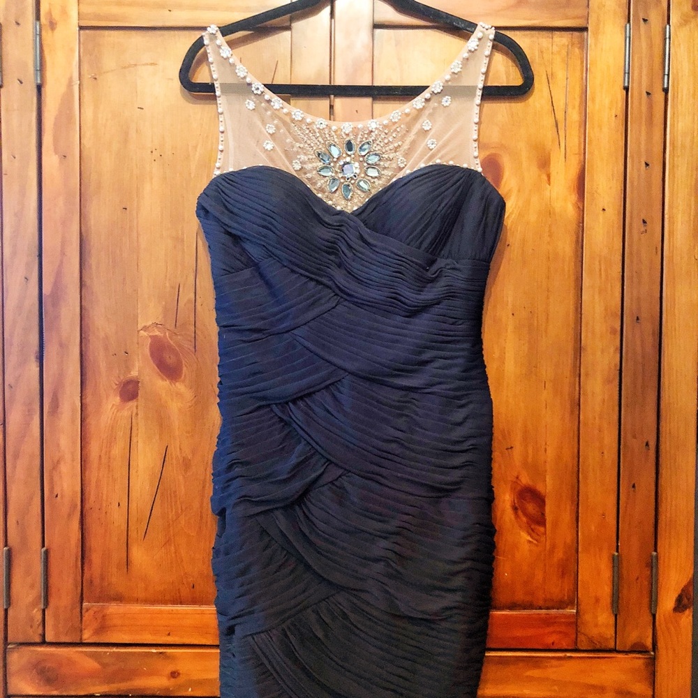 Navy Adrianna Pappel stunner navy red carpet holiday party dress